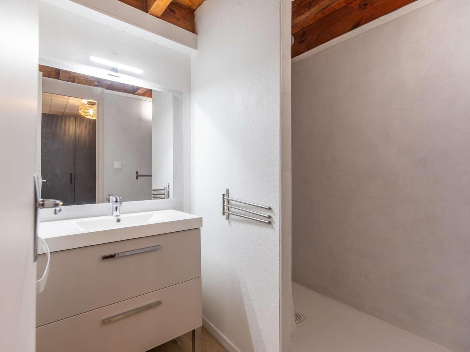 T2 Renove Avec Terrasse, Parking Prive, Local Velos A Cauterets - Fr-1-401-290 Esterno foto