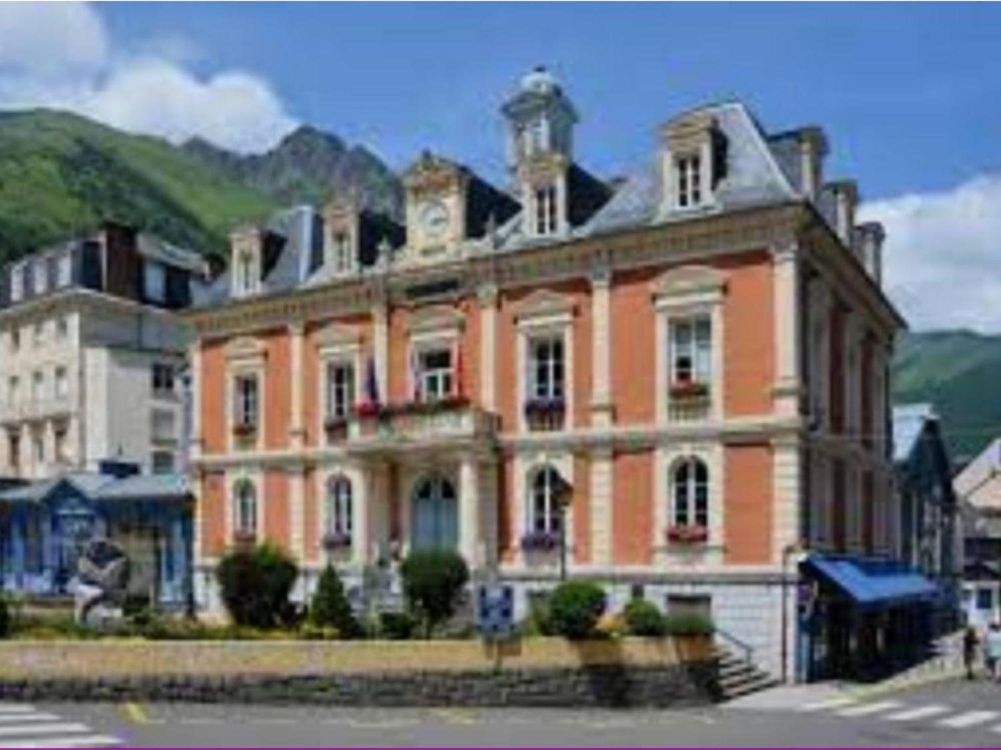 T2 Renove Avec Terrasse, Parking Prive, Local Velos A Cauterets - Fr-1-401-290 Esterno foto